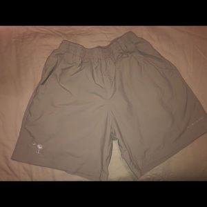 Boys medium  Columbia omni-shade khaki shorts